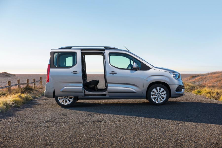  Opel Combo Life 2018 года  (фото 17 из 44)